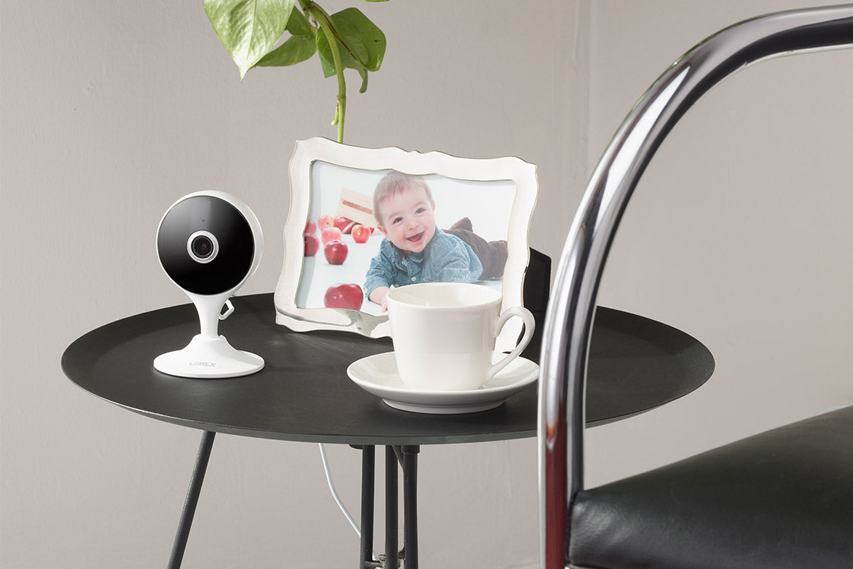 Lorex 2K Indoor Wi-Fi Security Camera (32GB)